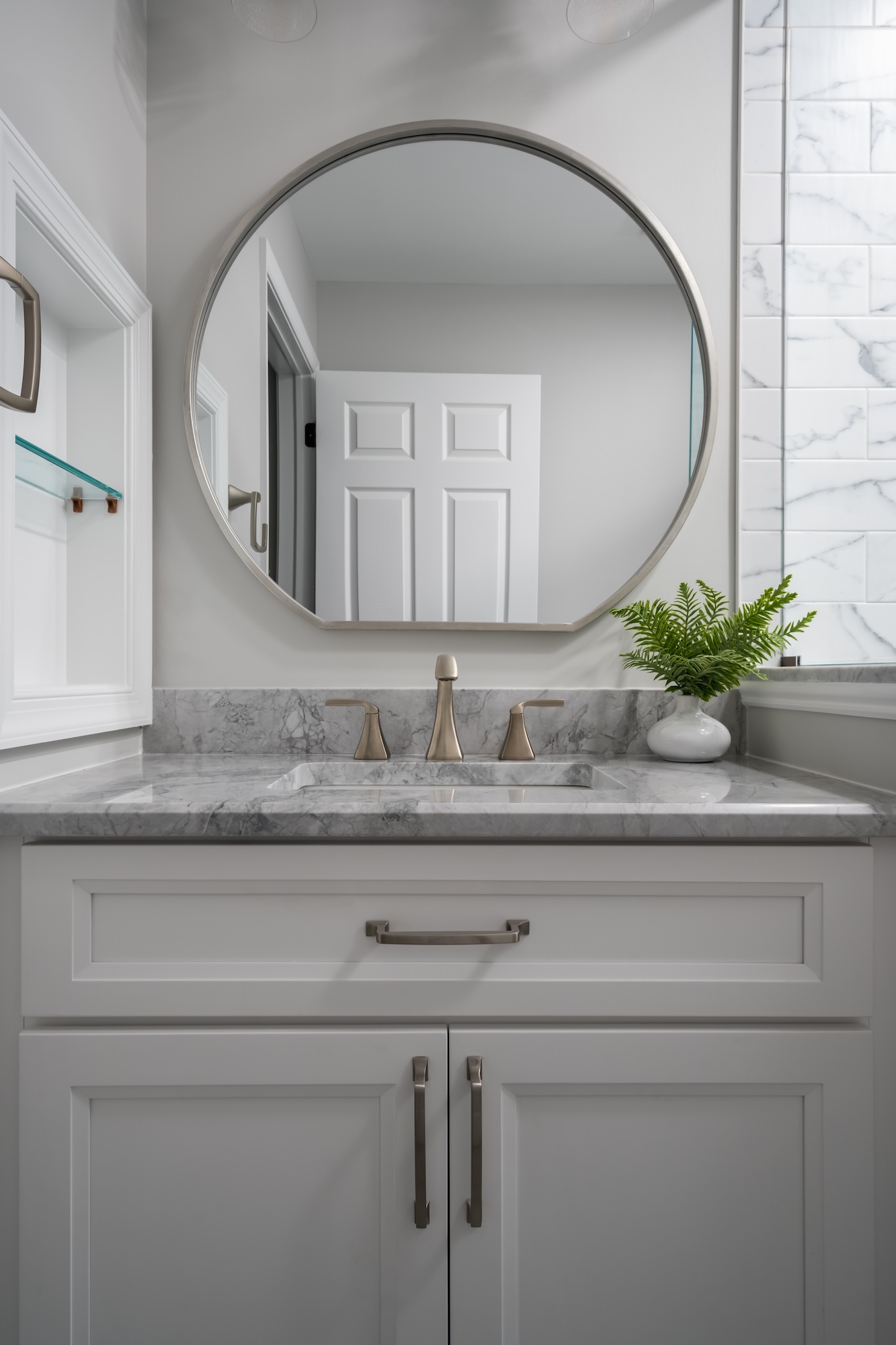 LBI-Bathrooms-206-9th-St-Amiano-11