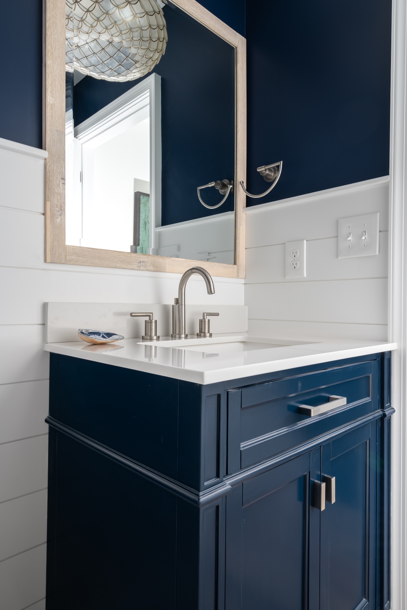 LBI-Bathrooms-206-9th-St-Amiano-15