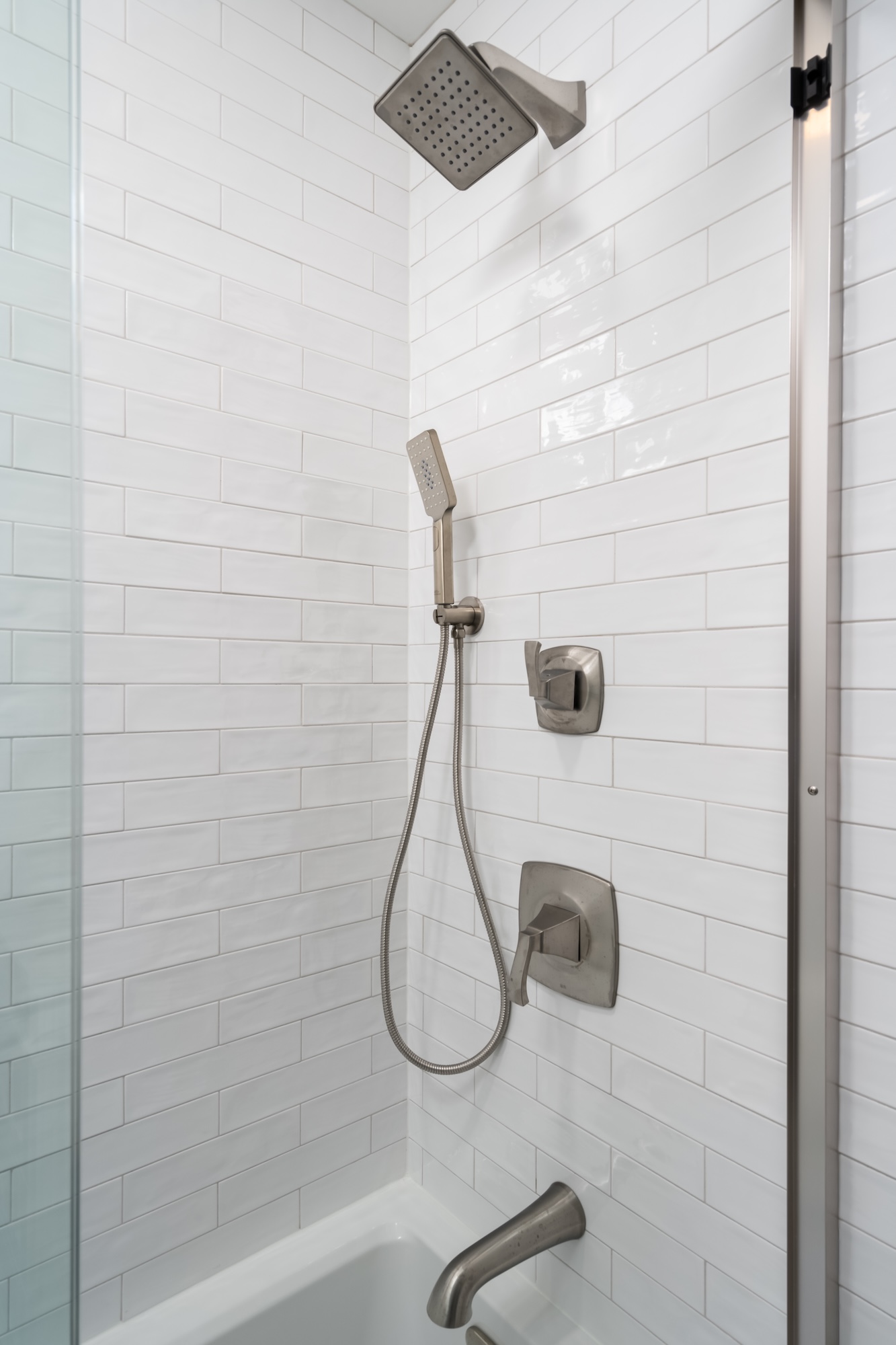 LBI-Bathrooms-206-9th-St-Amiano-5