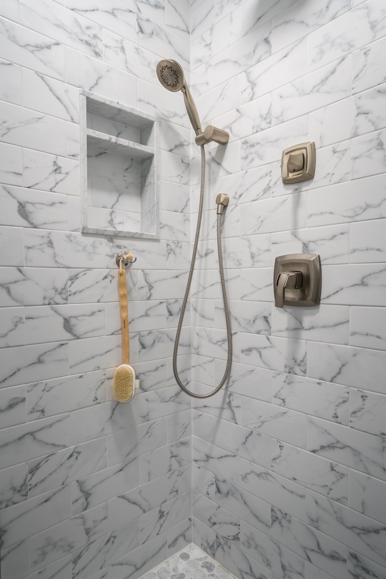 LBI-Bathrooms-206-9th-St-Amiano-9